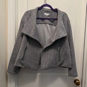 Black and white Calvin Klein blazer. 2x